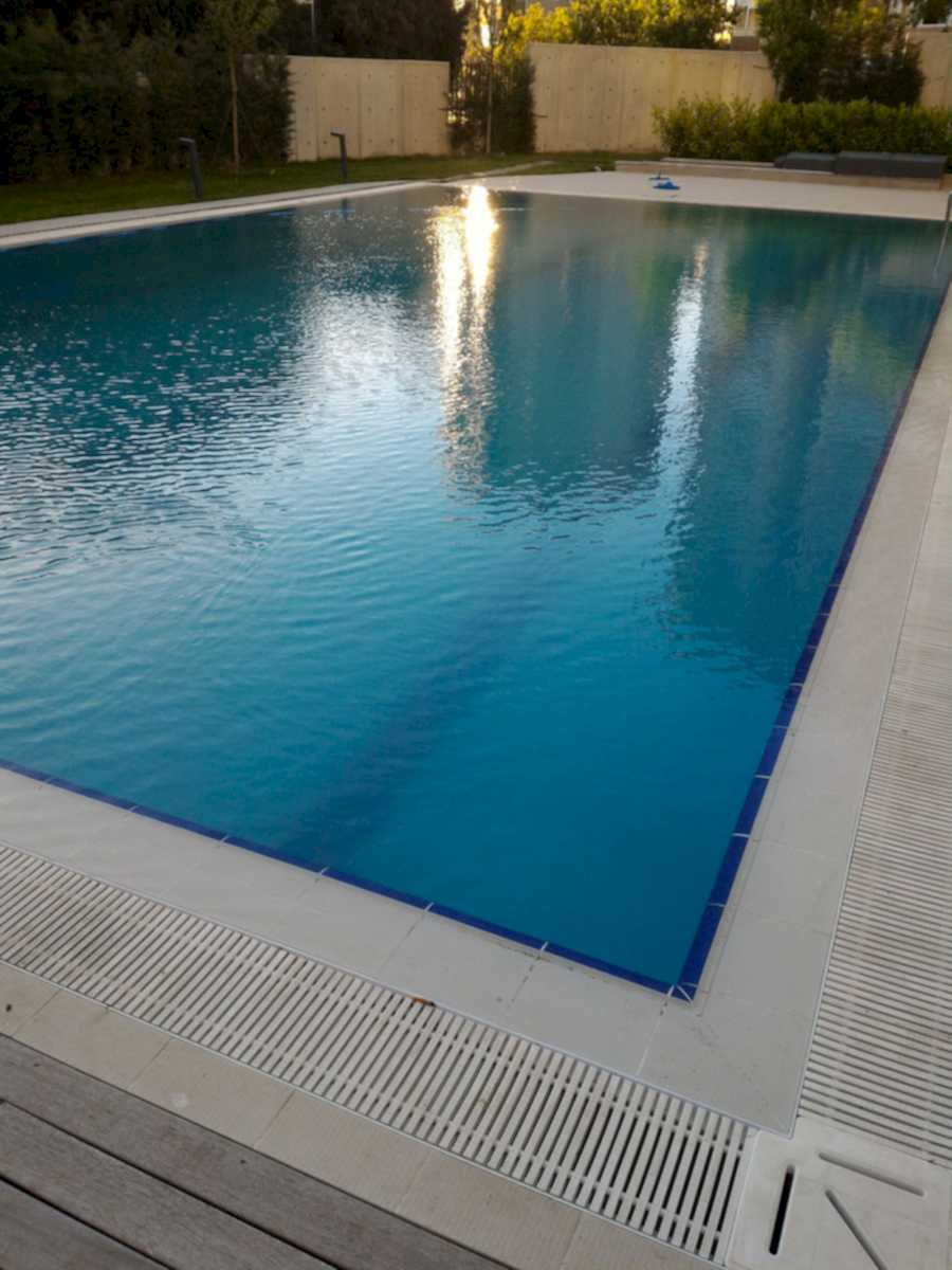 Mesa Sahil Sitesi Havuzu